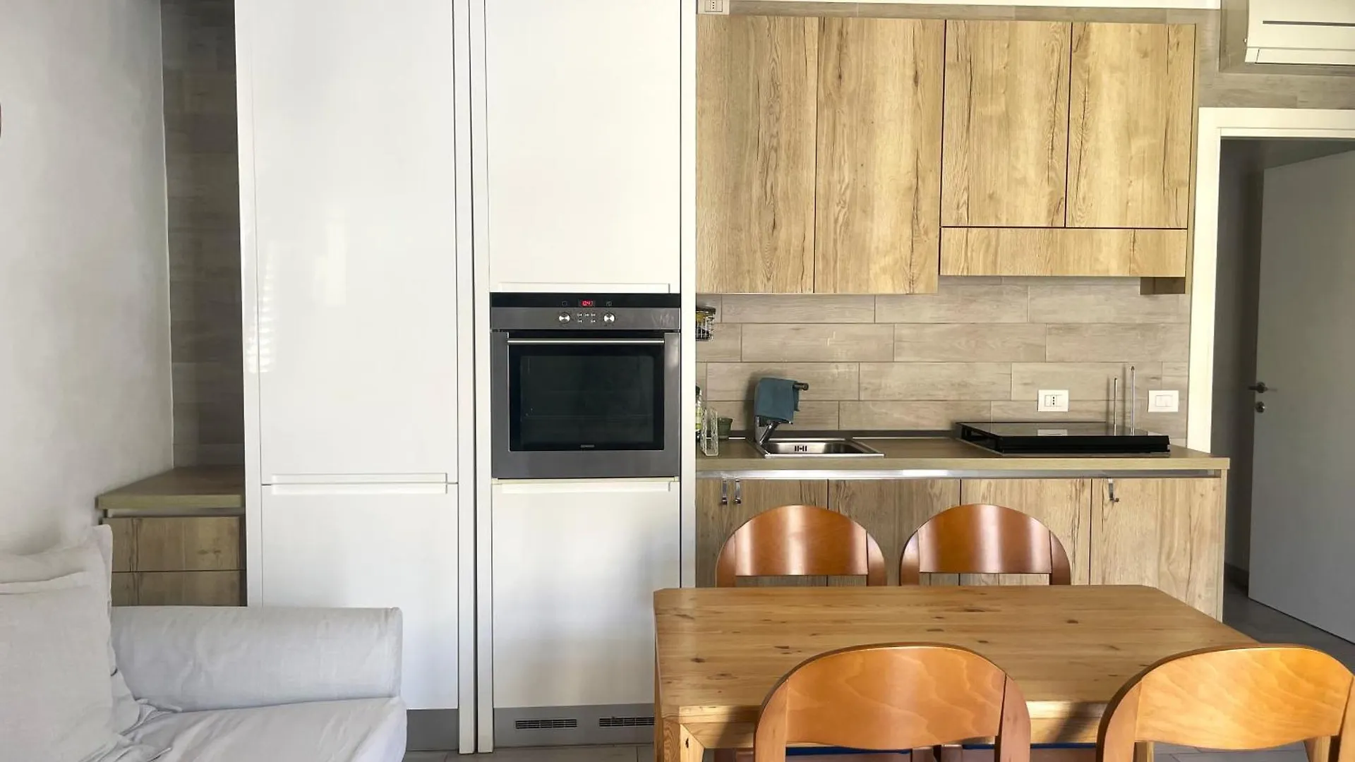 La Casina Sul Portocanale, Grazioso Appartamento A Cesenatico, Riviera Romagnola Italy